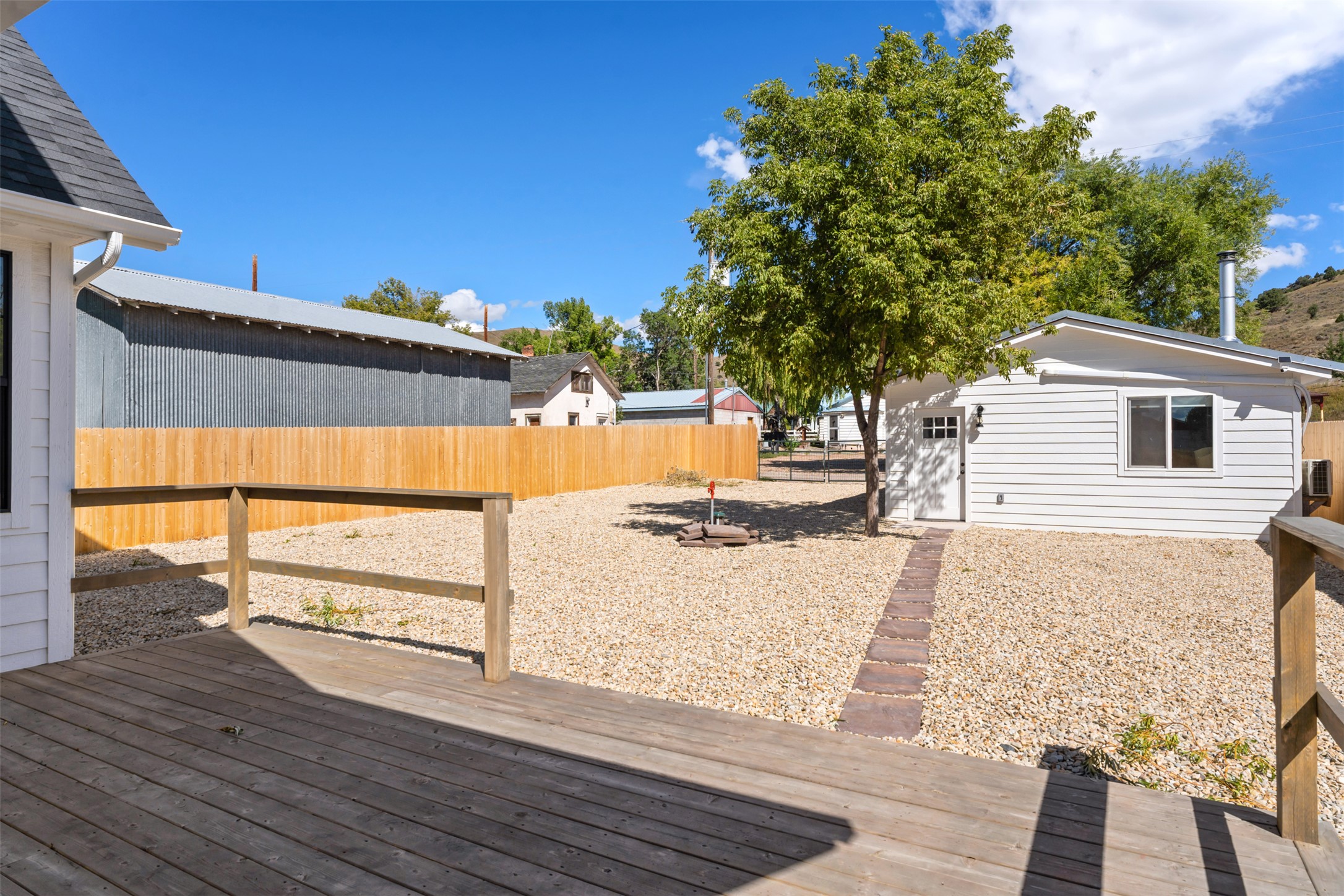 114 E Broad Street Property Photo 19
