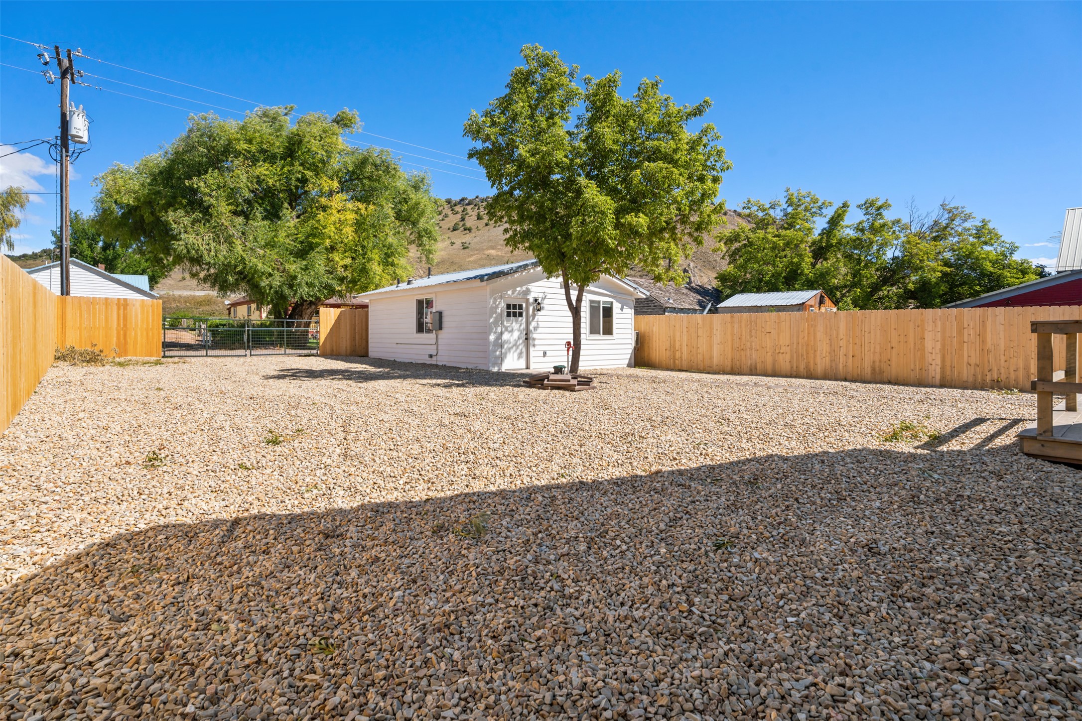 114 E Broad Street Property Photo 20