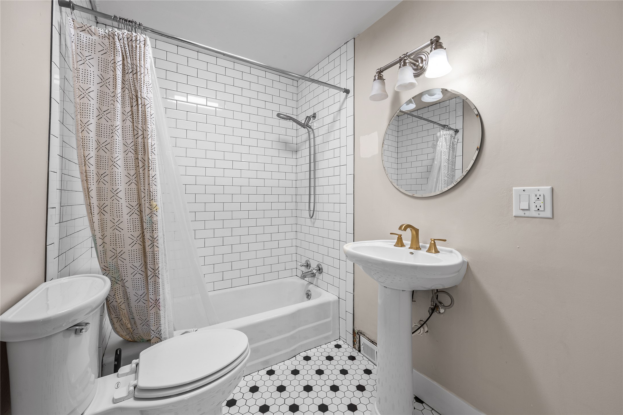523 Toole Avenue Property Photo 10