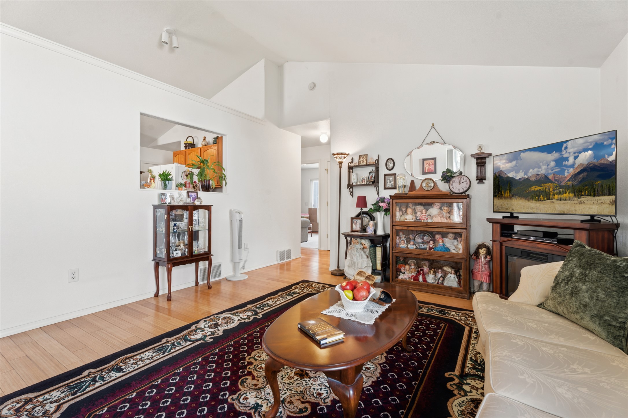 2781 Fleet Street Property Photo 7