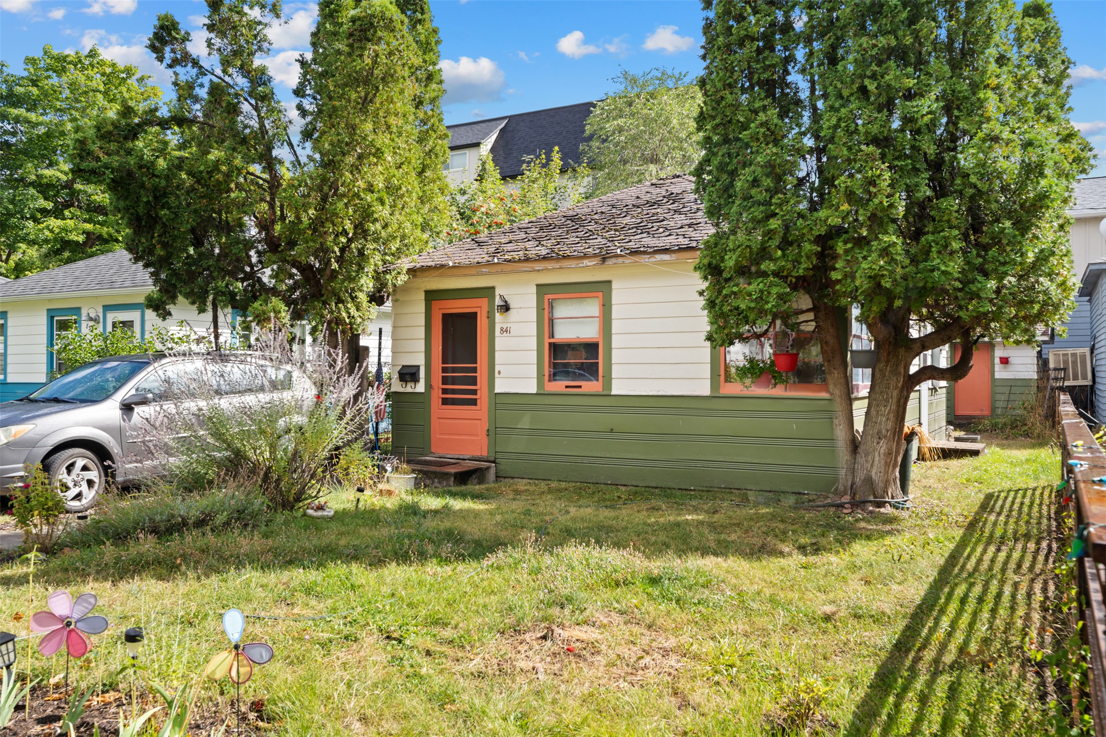 841 S 6th Street W Property Photo 1