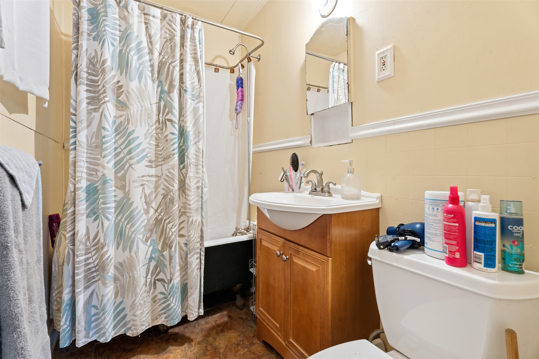 841 S 6th Street W Property Photo 8