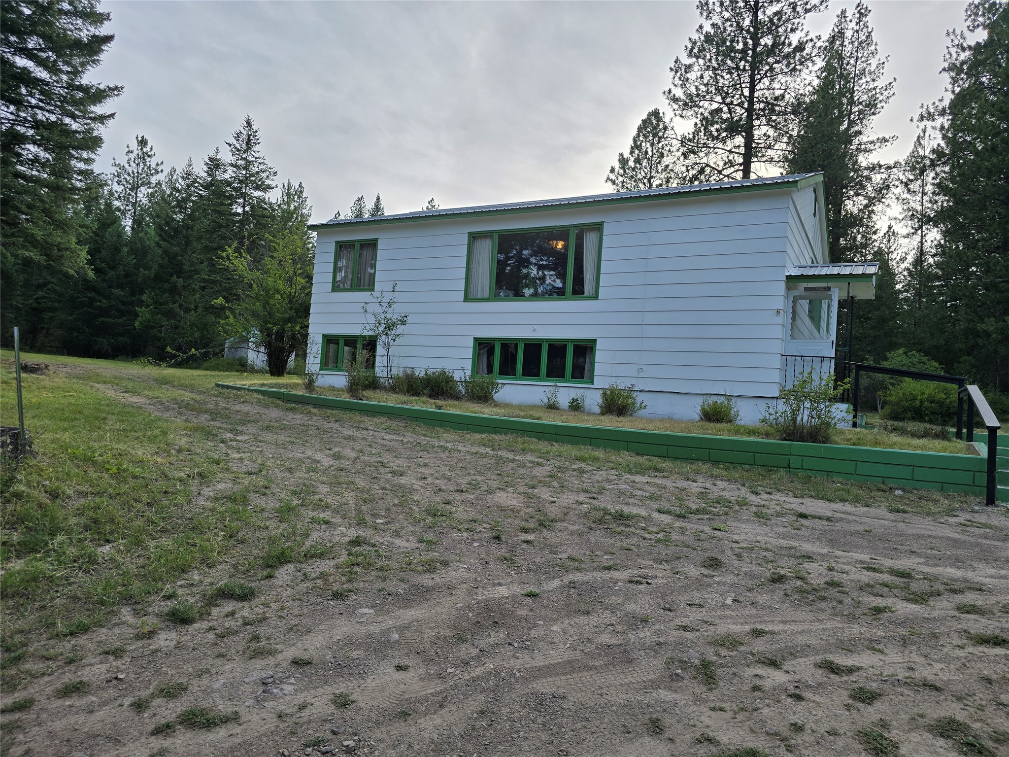 17505 Us Hwy 93 N Property Photo 2