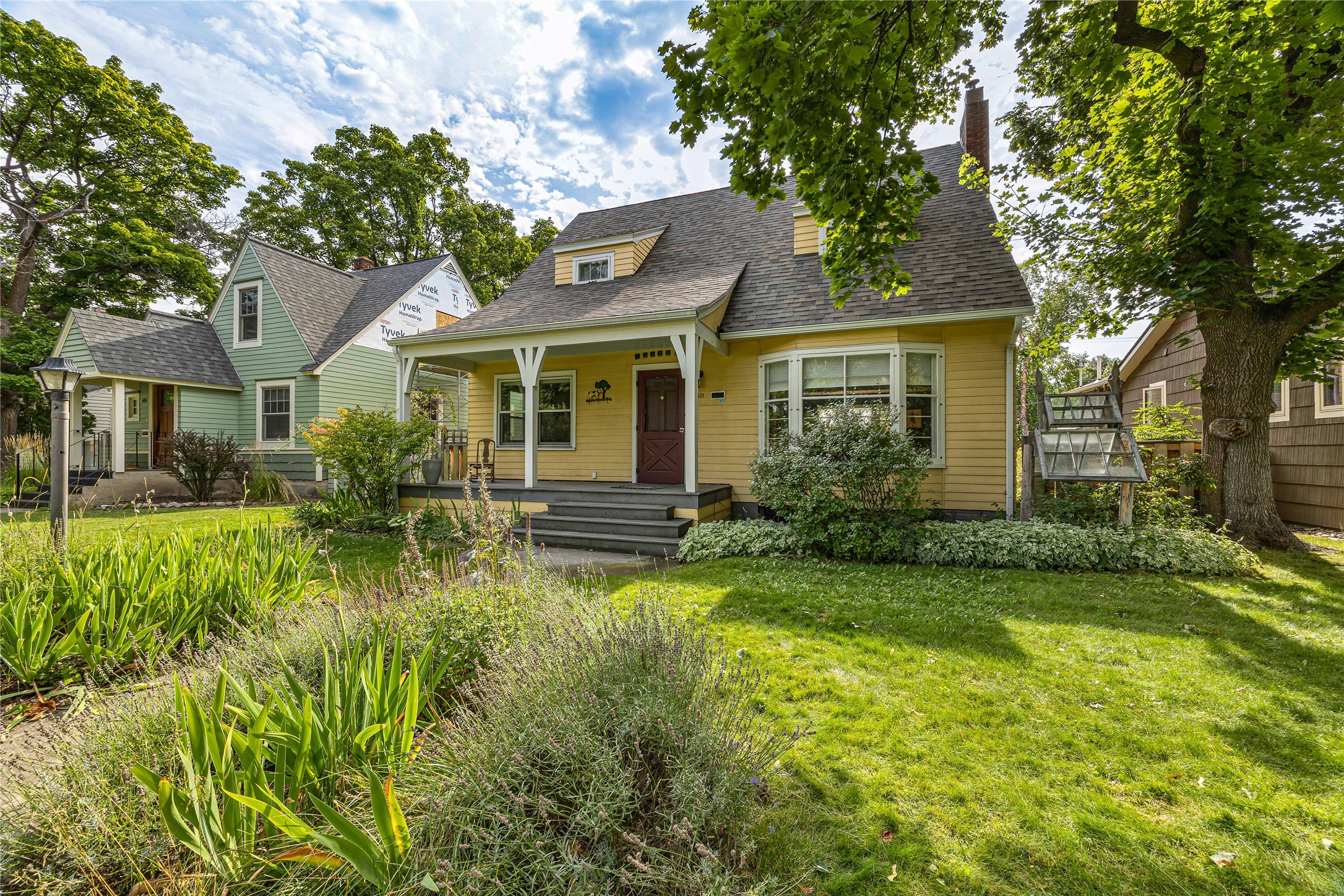418 Woodford Street Property Photo 1