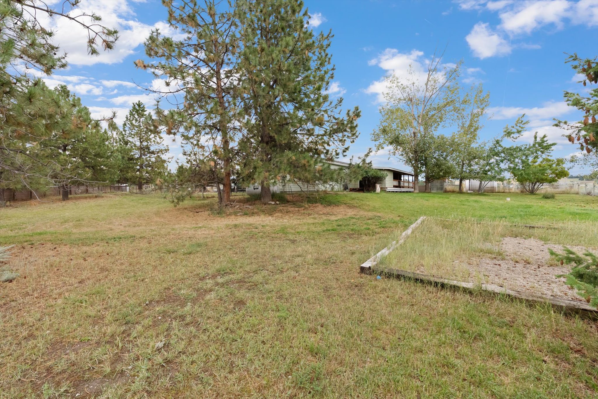 419 E Bitterroot Drive Property Photo 24