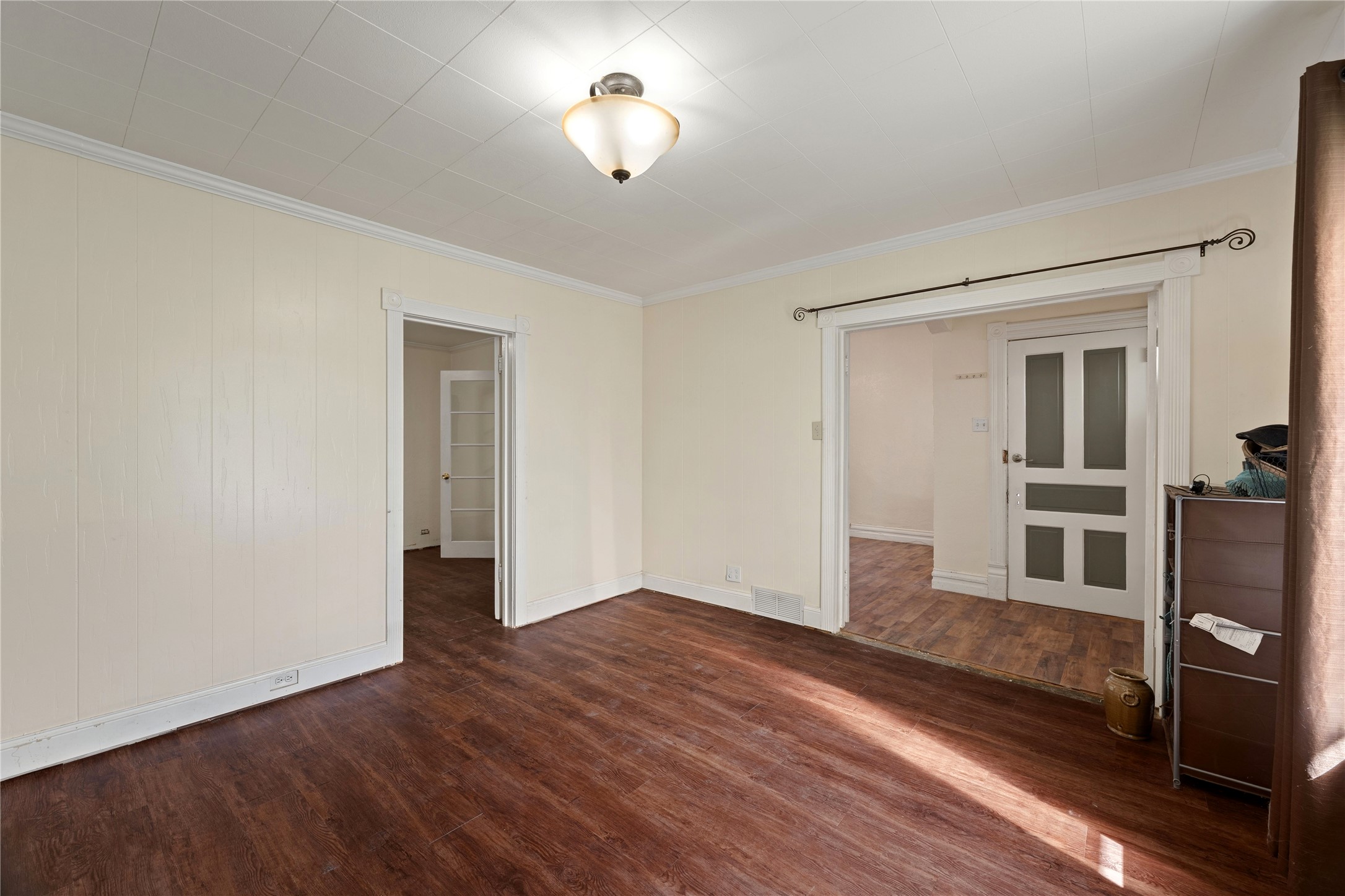 318 W 8th Street Property Photo 12