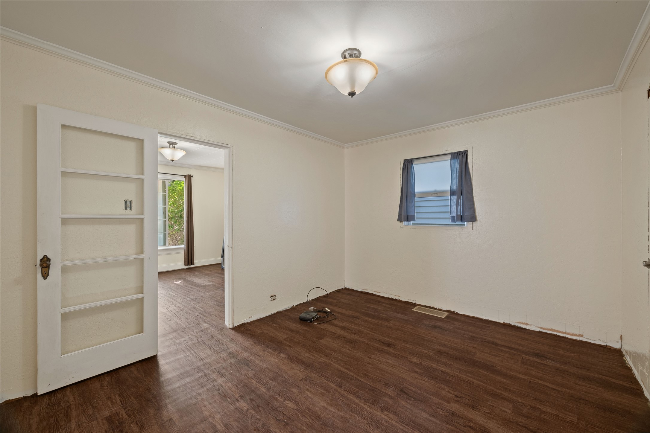 318 W 8th Street Property Photo 15