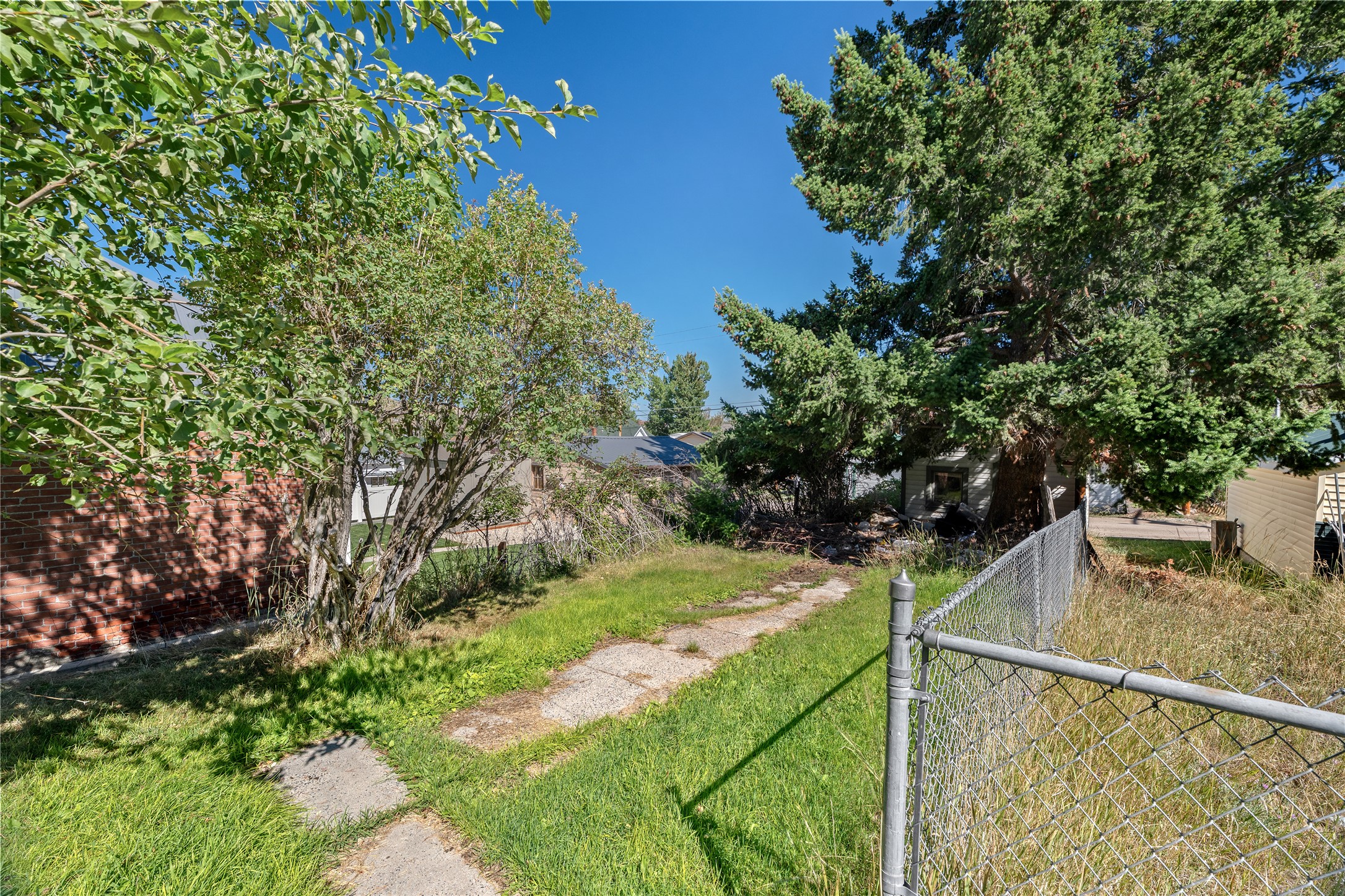 318 W 8th Street Property Photo 25