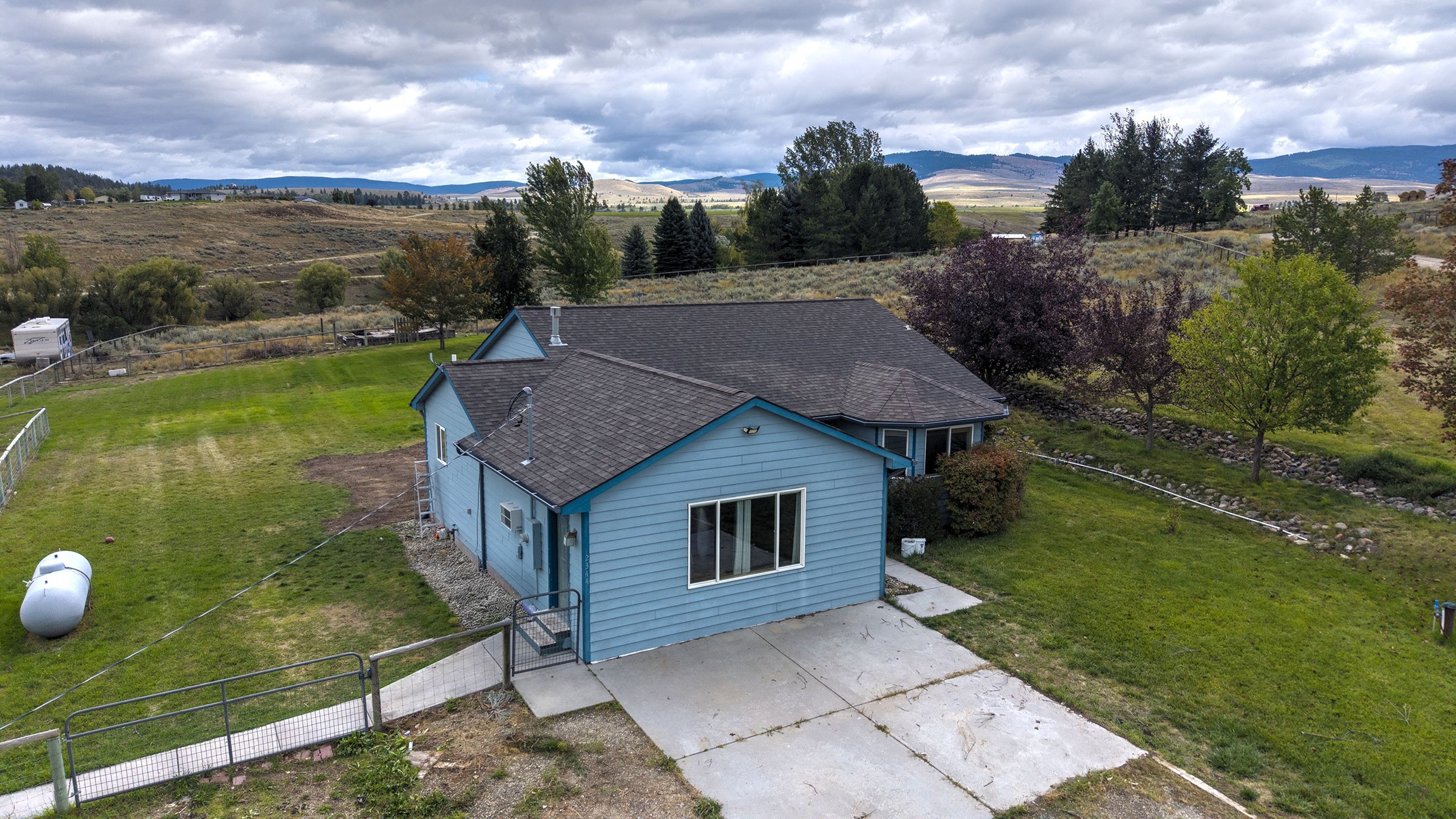 2344 Old West Trail Property Photo 42