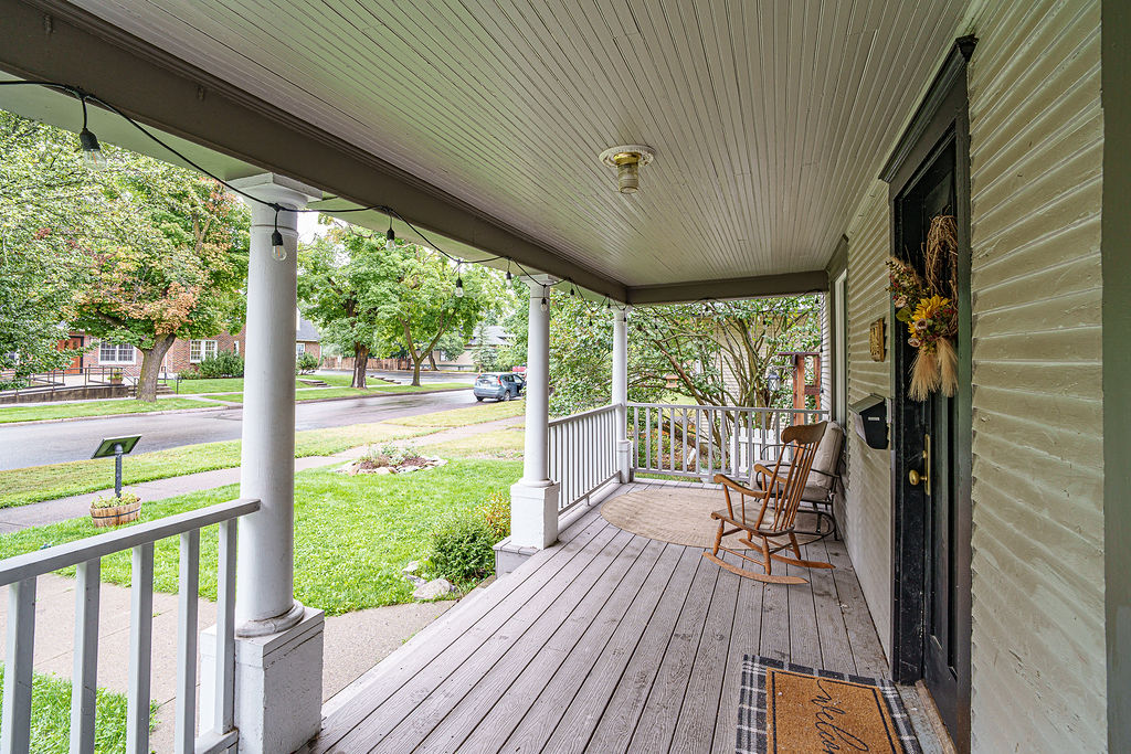 604 3rd Avenue E Property Photo 5