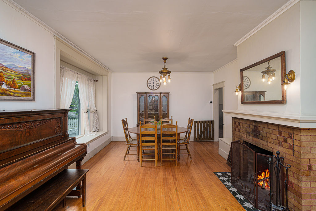 604 3rd Avenue E Property Photo 10