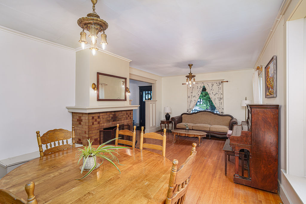 604 3rd Avenue E Property Photo 12