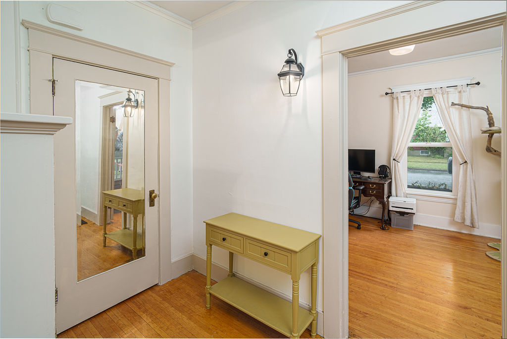 604 3rd Avenue E Property Photo 16