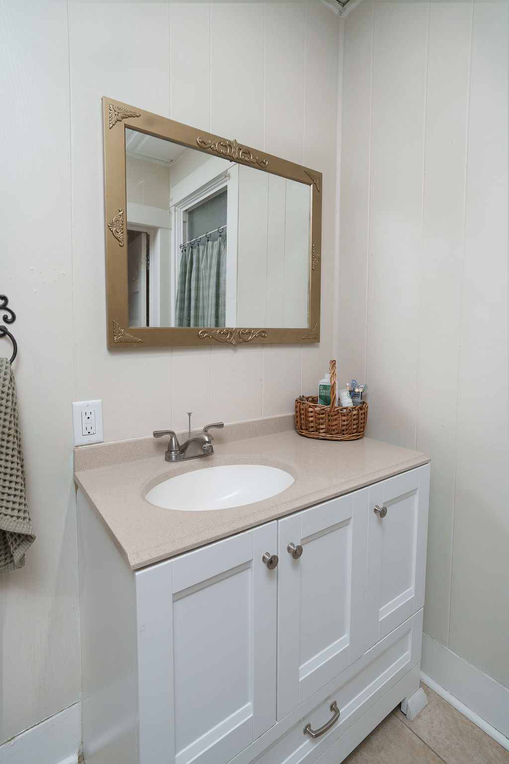 604 3rd Avenue E Property Photo 22