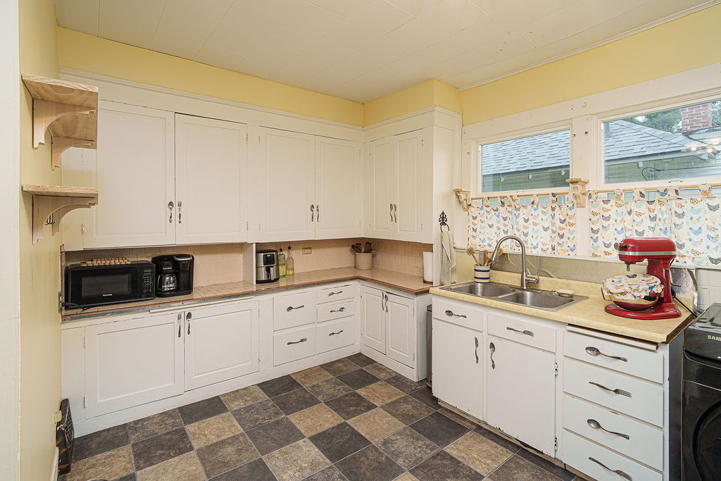 604 3rd Avenue E Property Photo 29