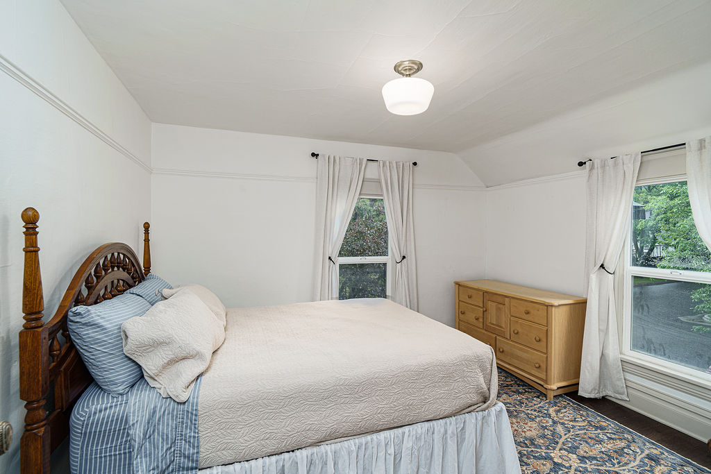 604 3rd Avenue E Property Photo 37