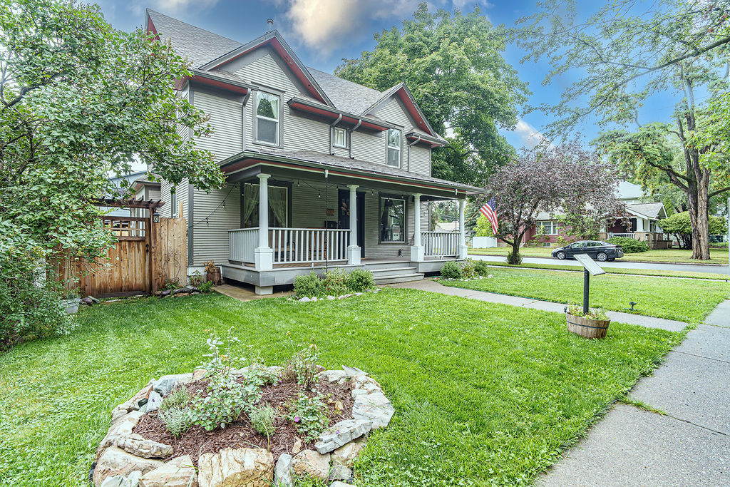 604 3rd Avenue E Property Photo 48
