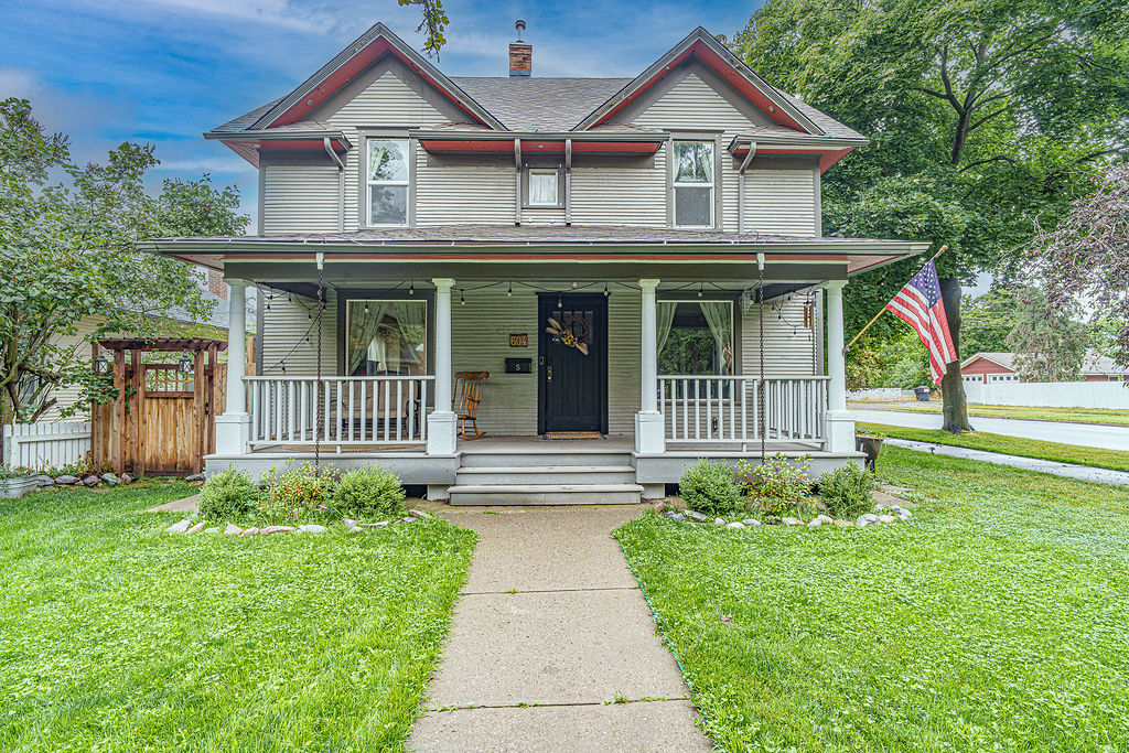 604 3rd Avenue E Property Photo 49