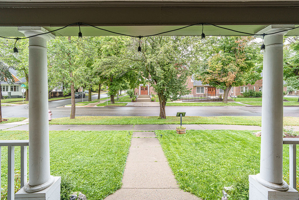 604 3rd Avenue E Property Photo 56
