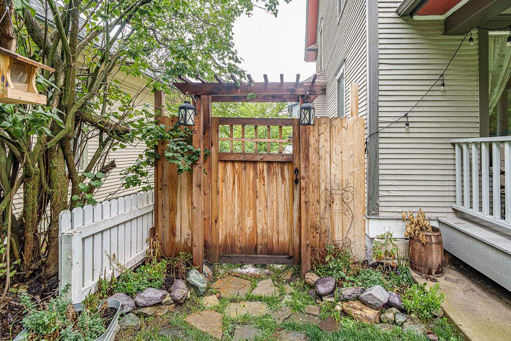 604 3rd Avenue E Property Photo 57