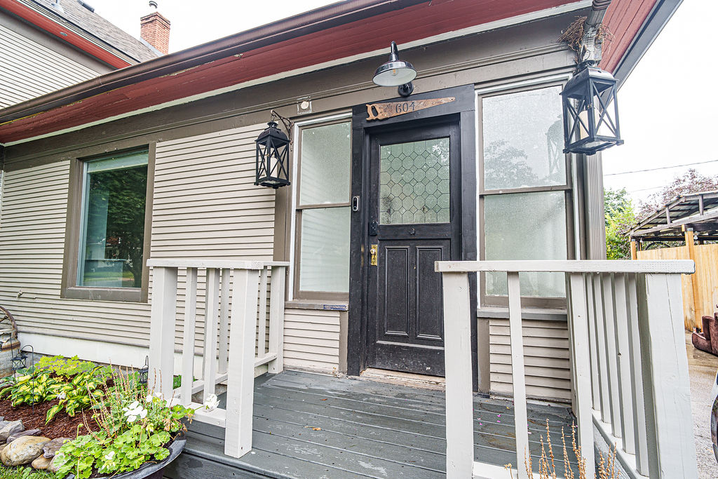604 3rd Avenue E Property Photo 64