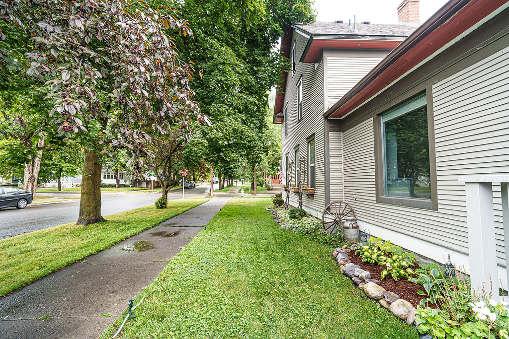 604 3rd Avenue E Property Photo 65
