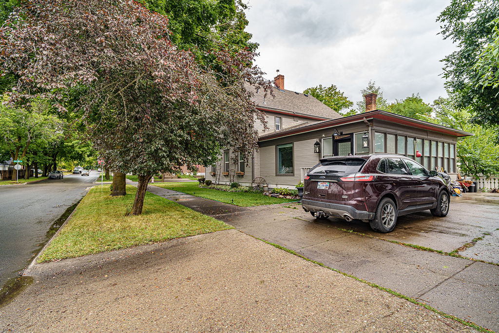 604 3rd Avenue E Property Photo 66