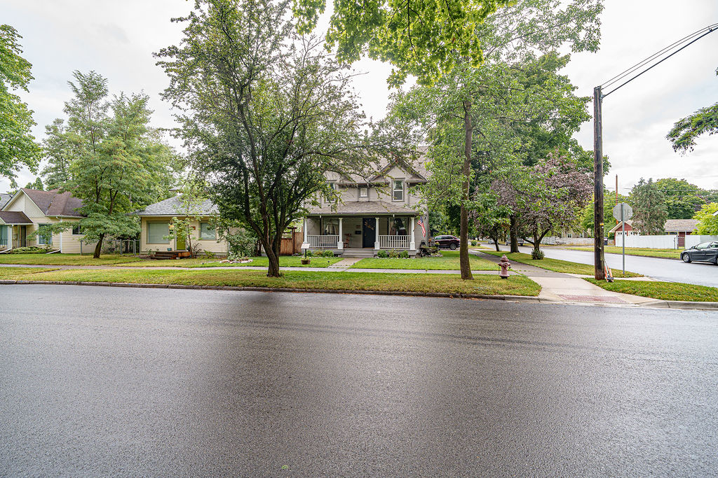 604 3rd Avenue E Property Photo 68