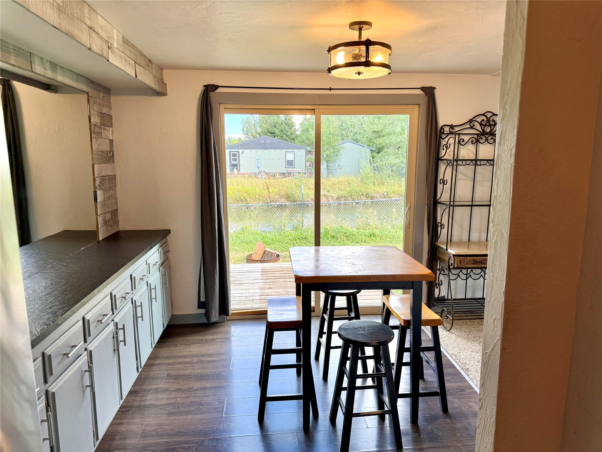 87 Bedivere Boulevard Property Photo 2