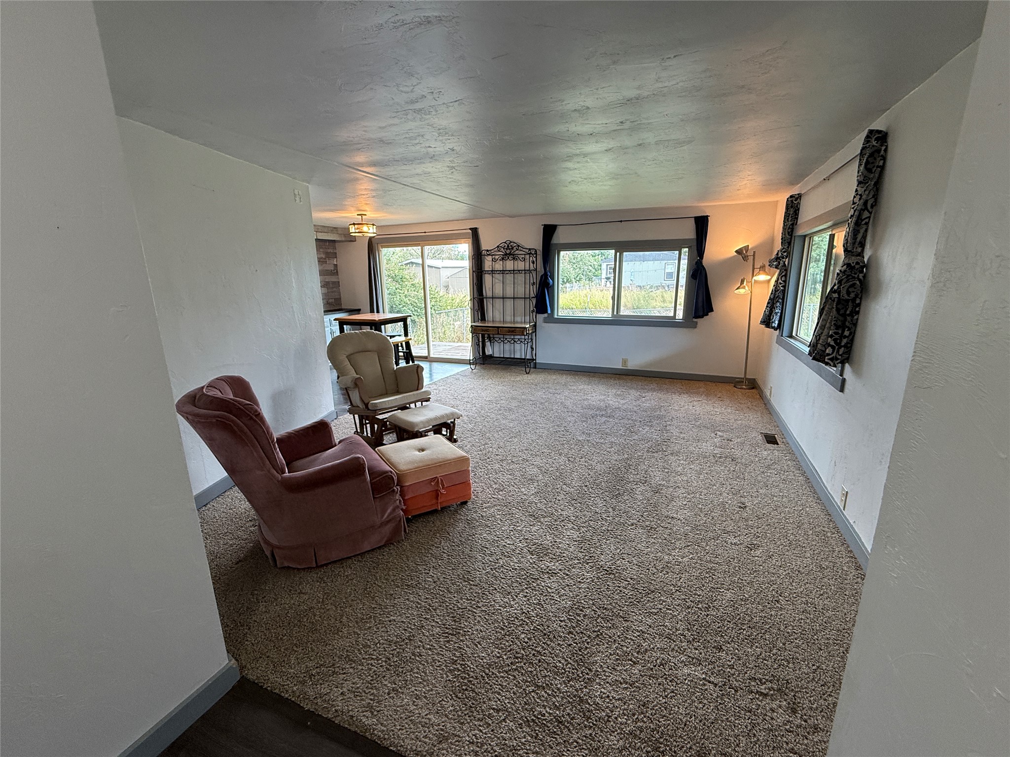 87 Bedivere Boulevard Property Photo 6