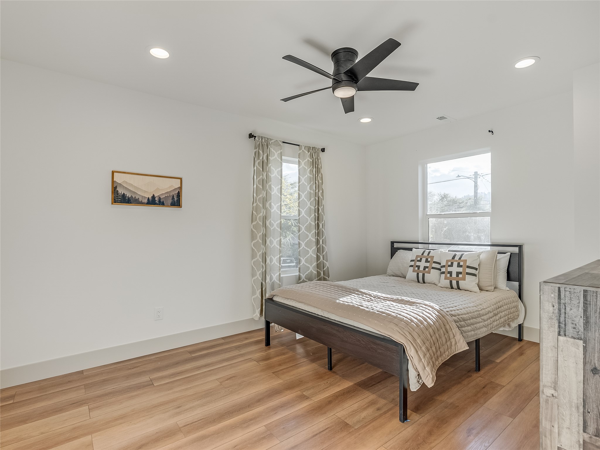 209 12th Street W Property Photo 9