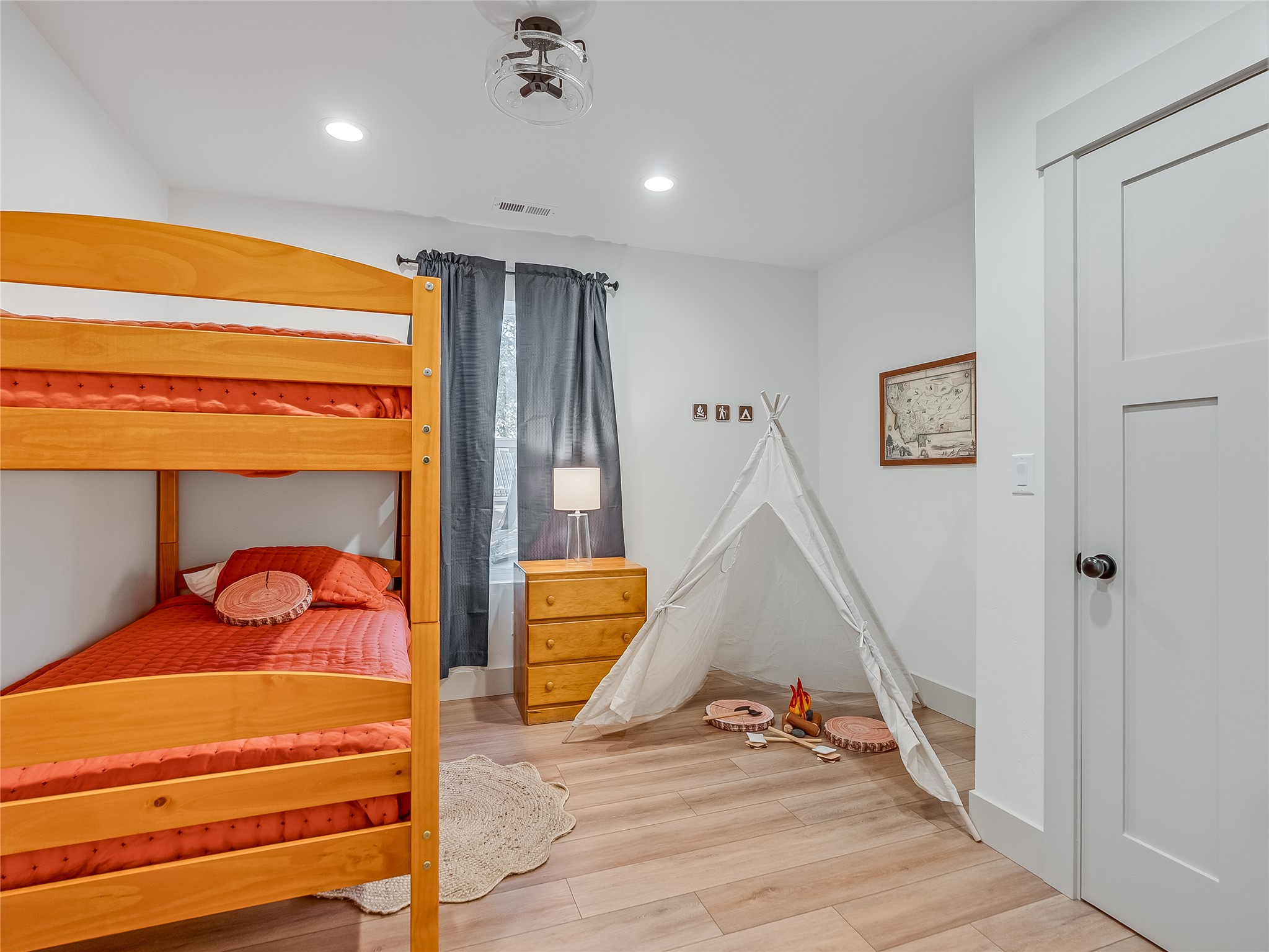 209 12th Street W Property Photo 11