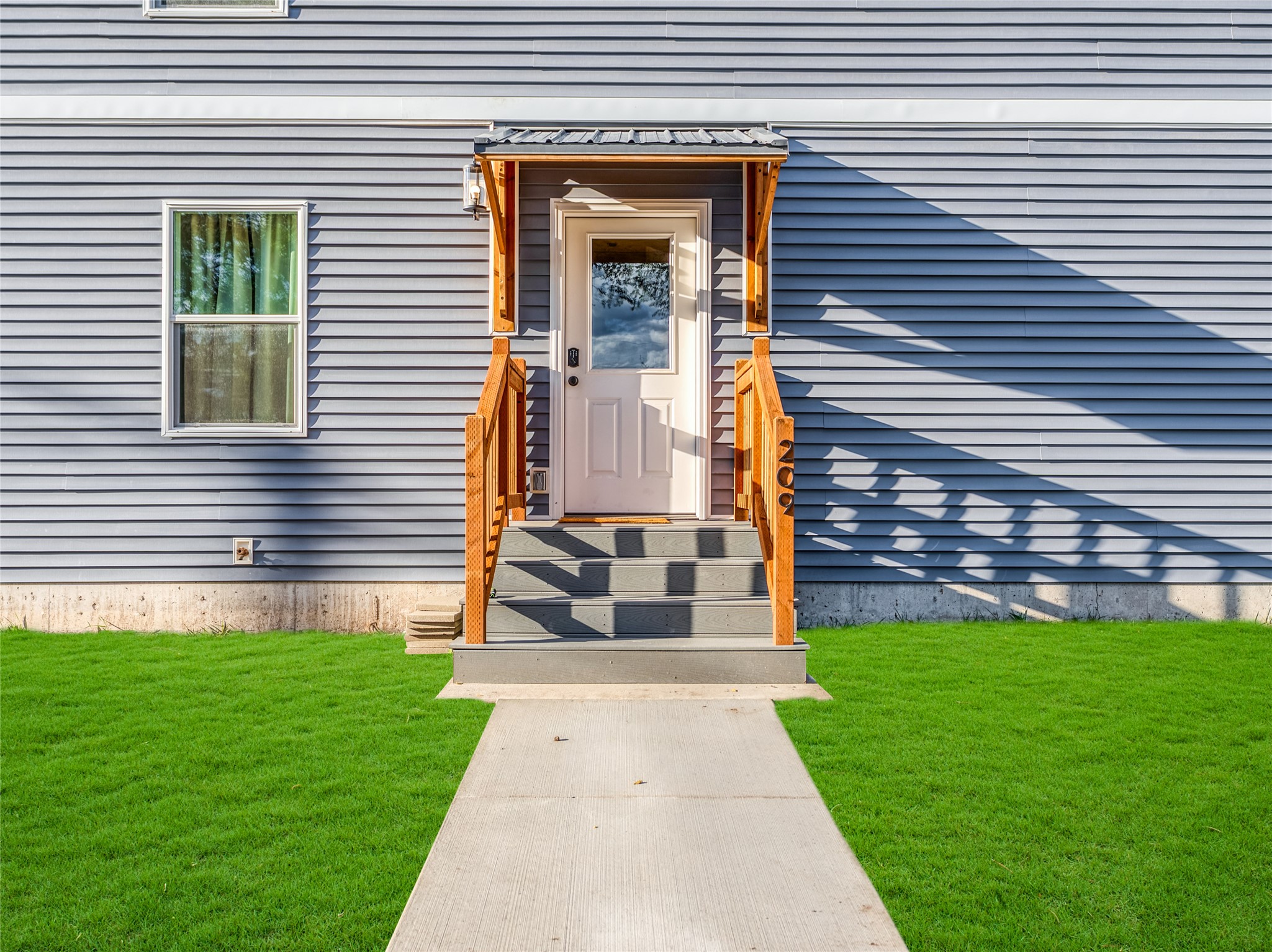 209 12th Street W Property Photo 13