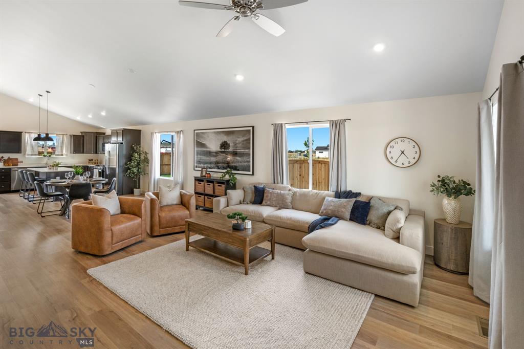 700 Thrice Loop Property Photo 11