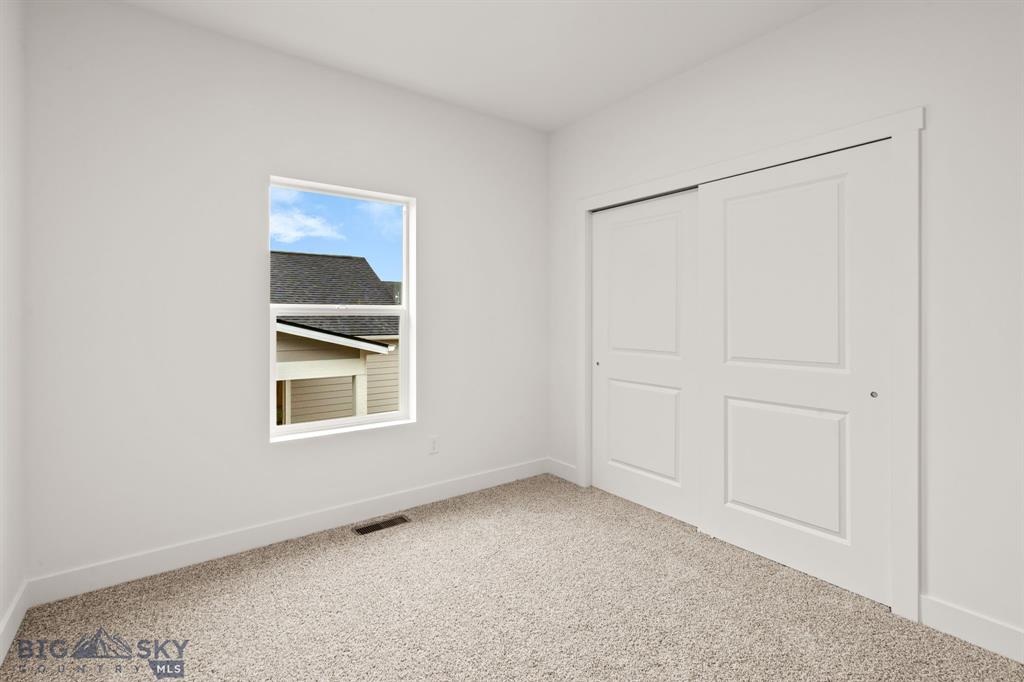 700 Thrice Loop Property Photo 16