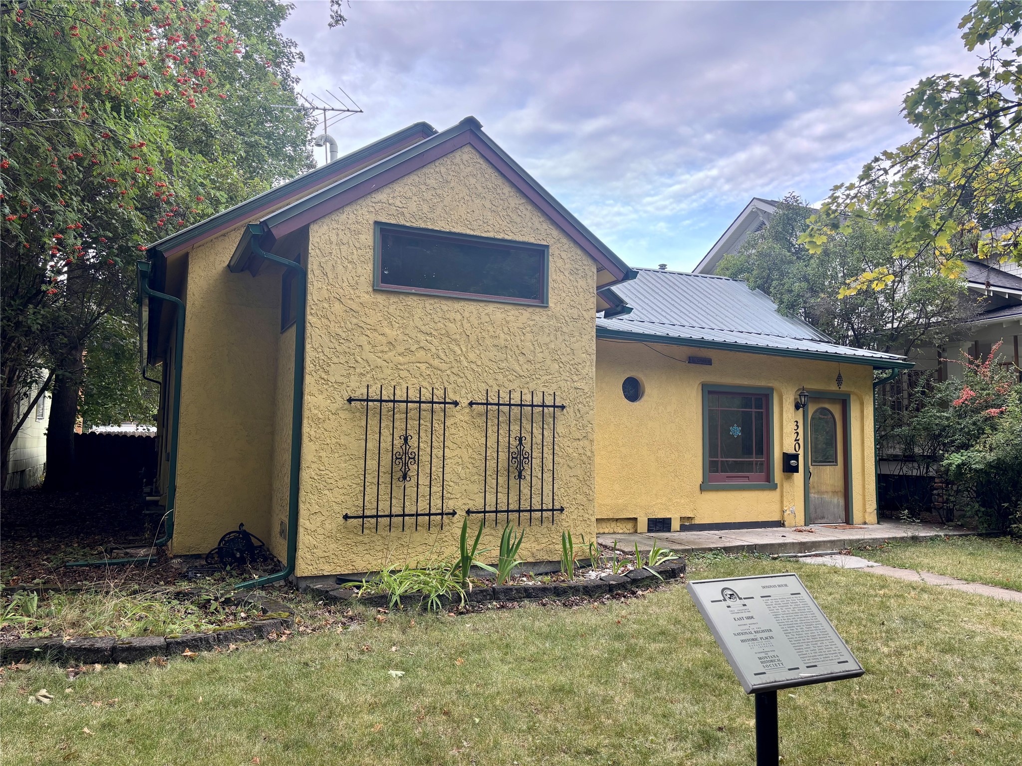 320 5th Avenue E Property Photo 2