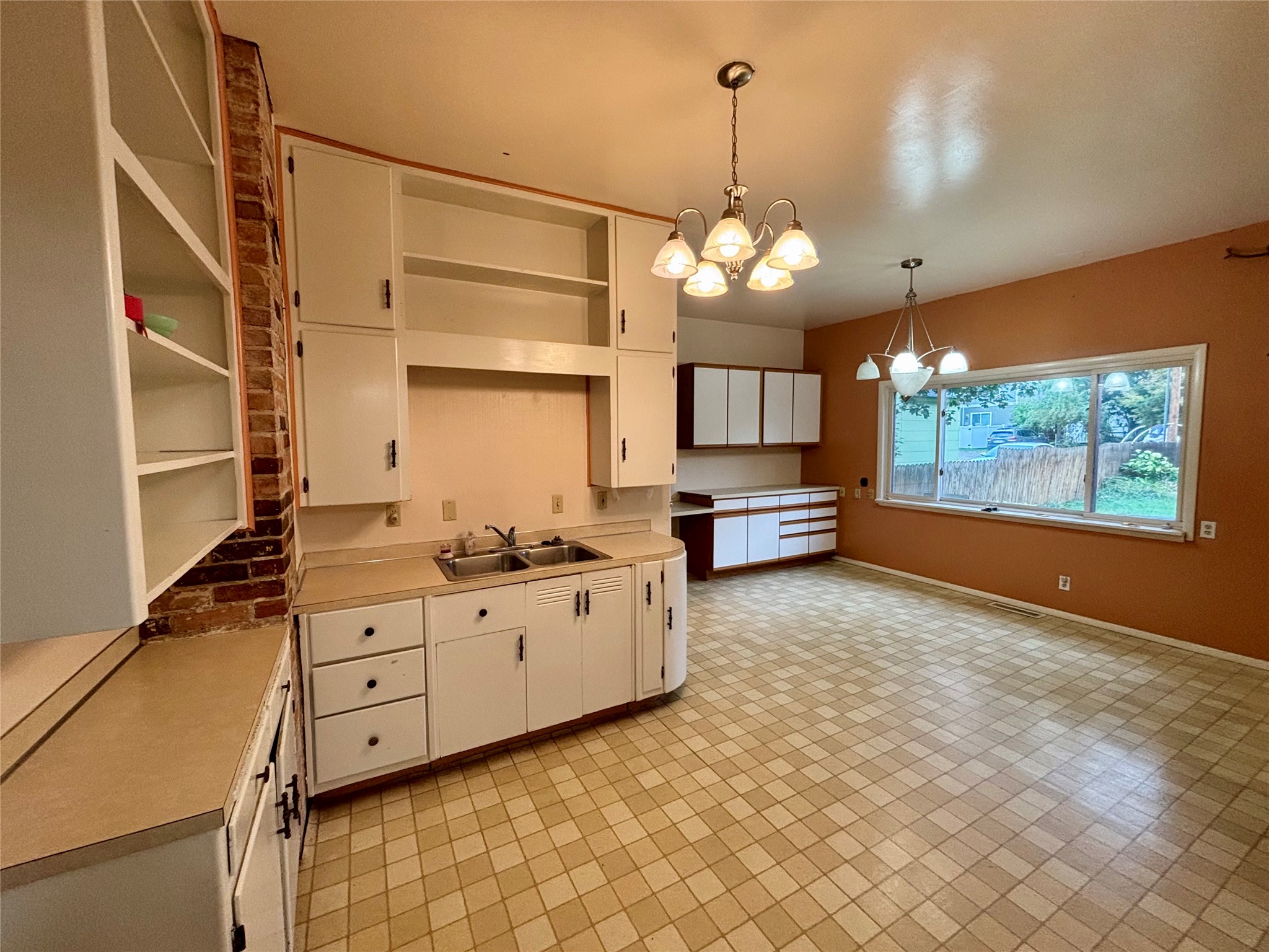 320 5th Avenue E Property Photo 23