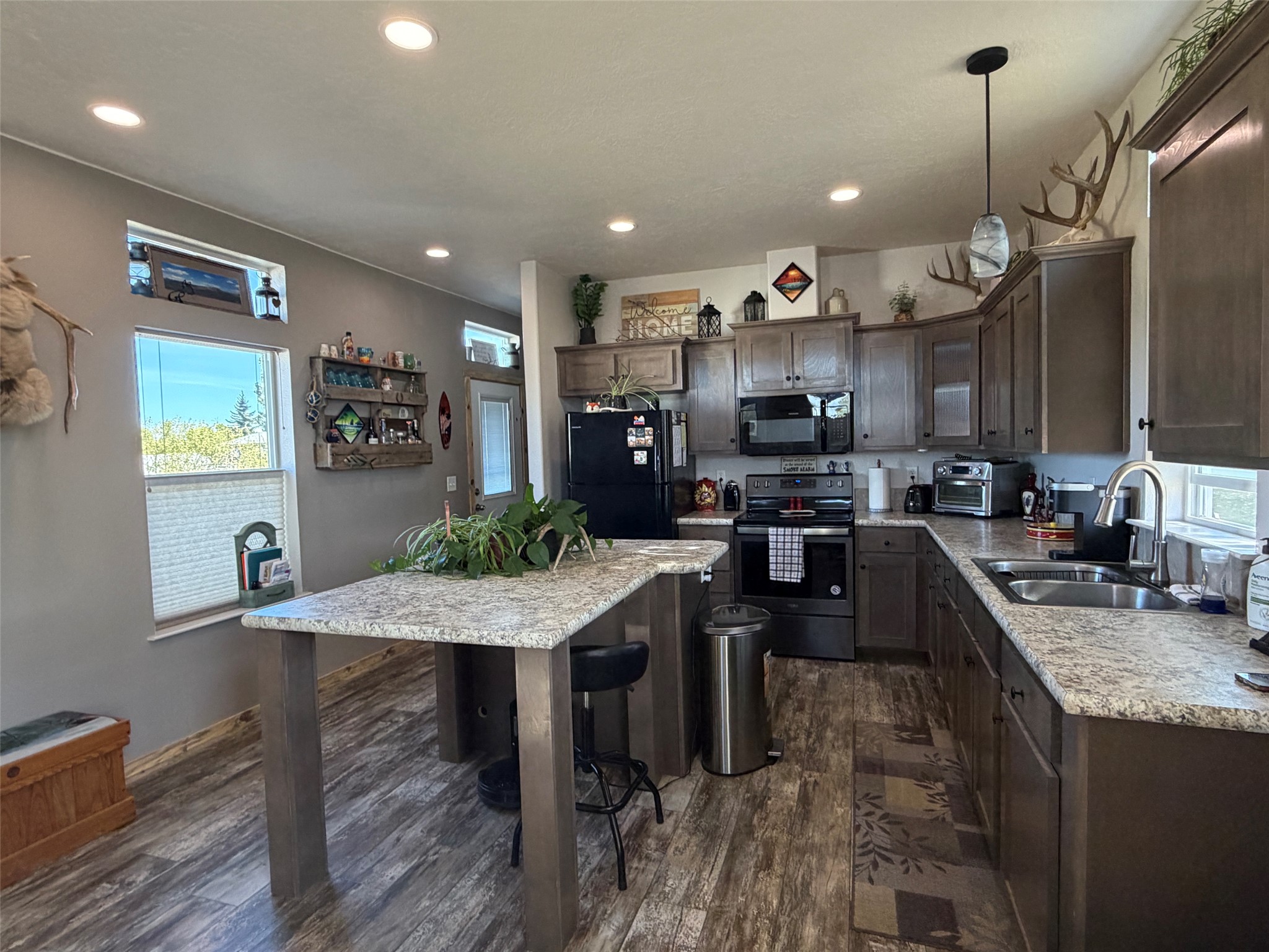 3229 Carrie Court Property Photo 6