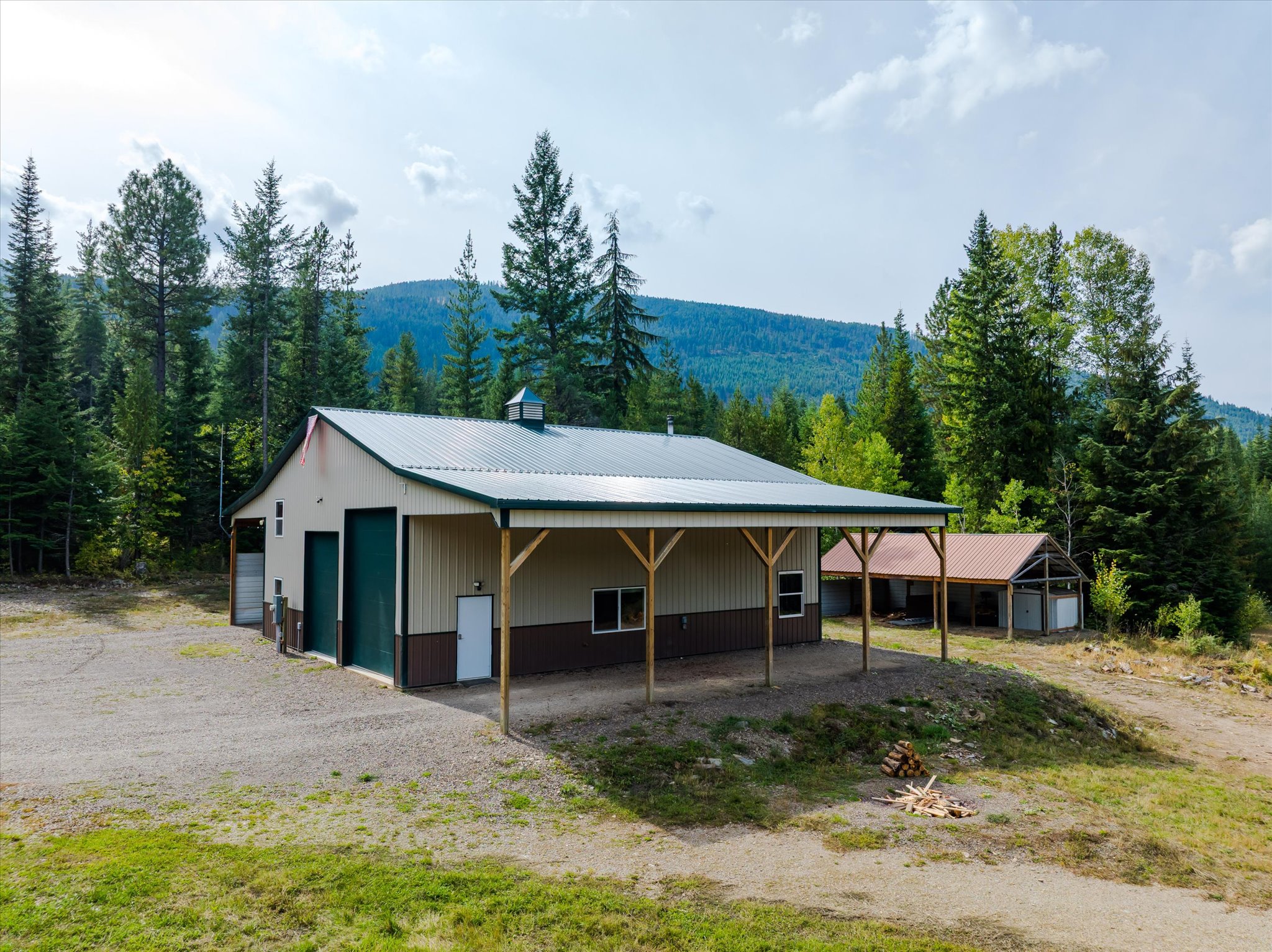 5 Loggers Lane Property Photo 1