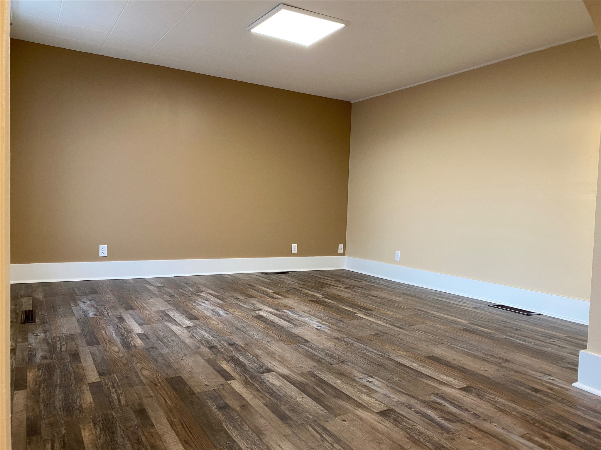 931 3rd Street Property Photo 2