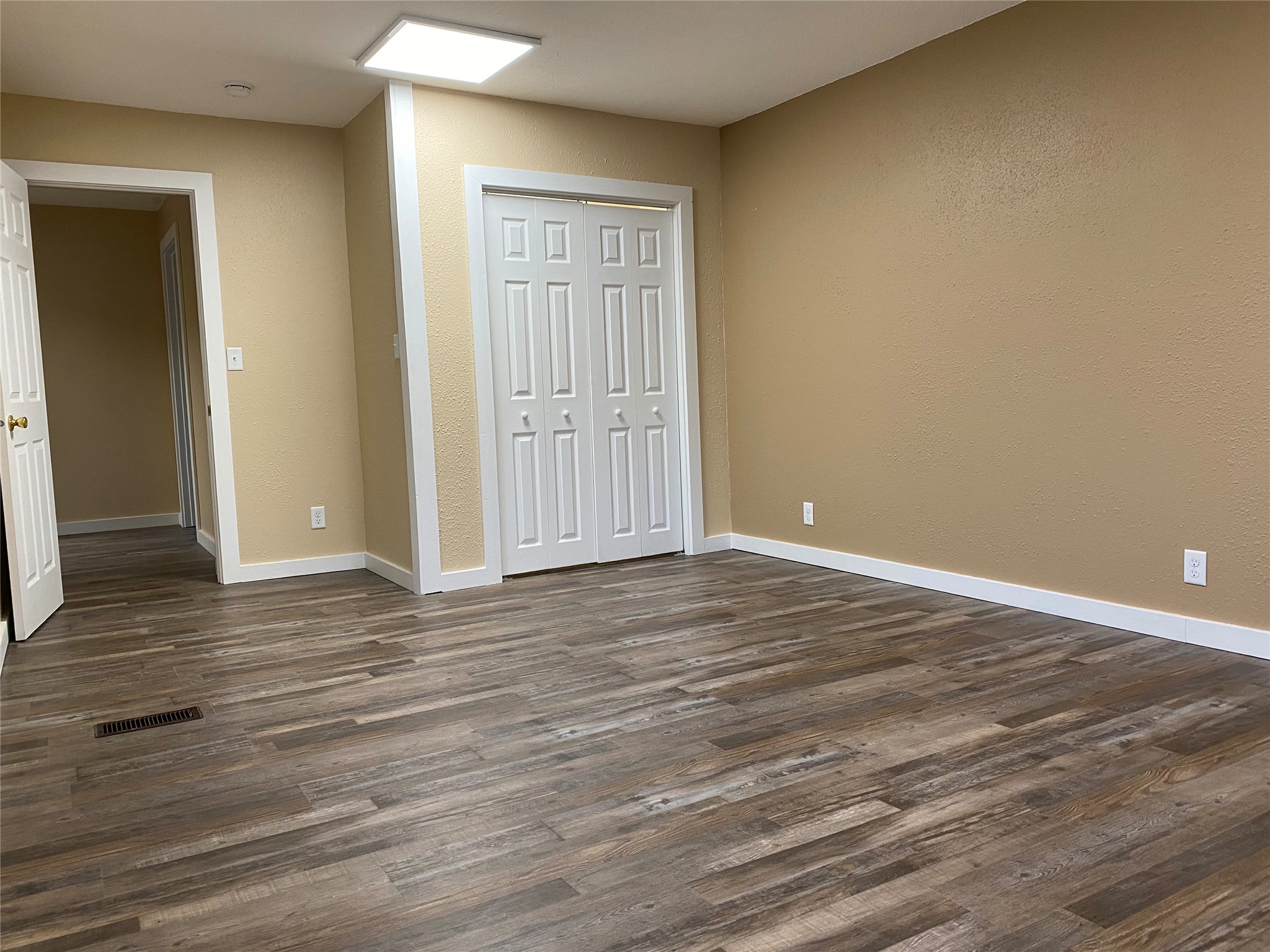 931 3rd Street Property Photo 14