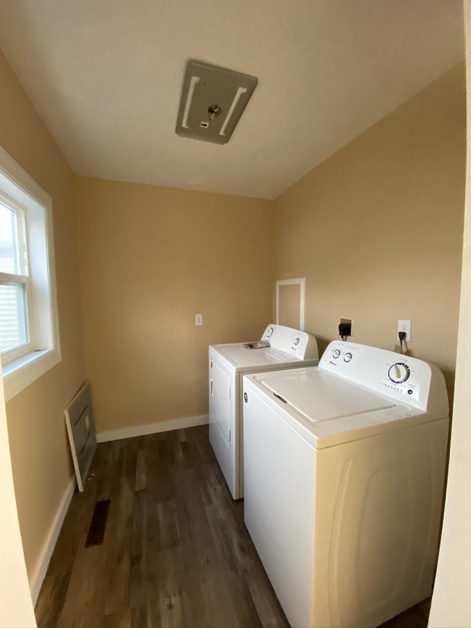 931 3rd Street Property Photo 16