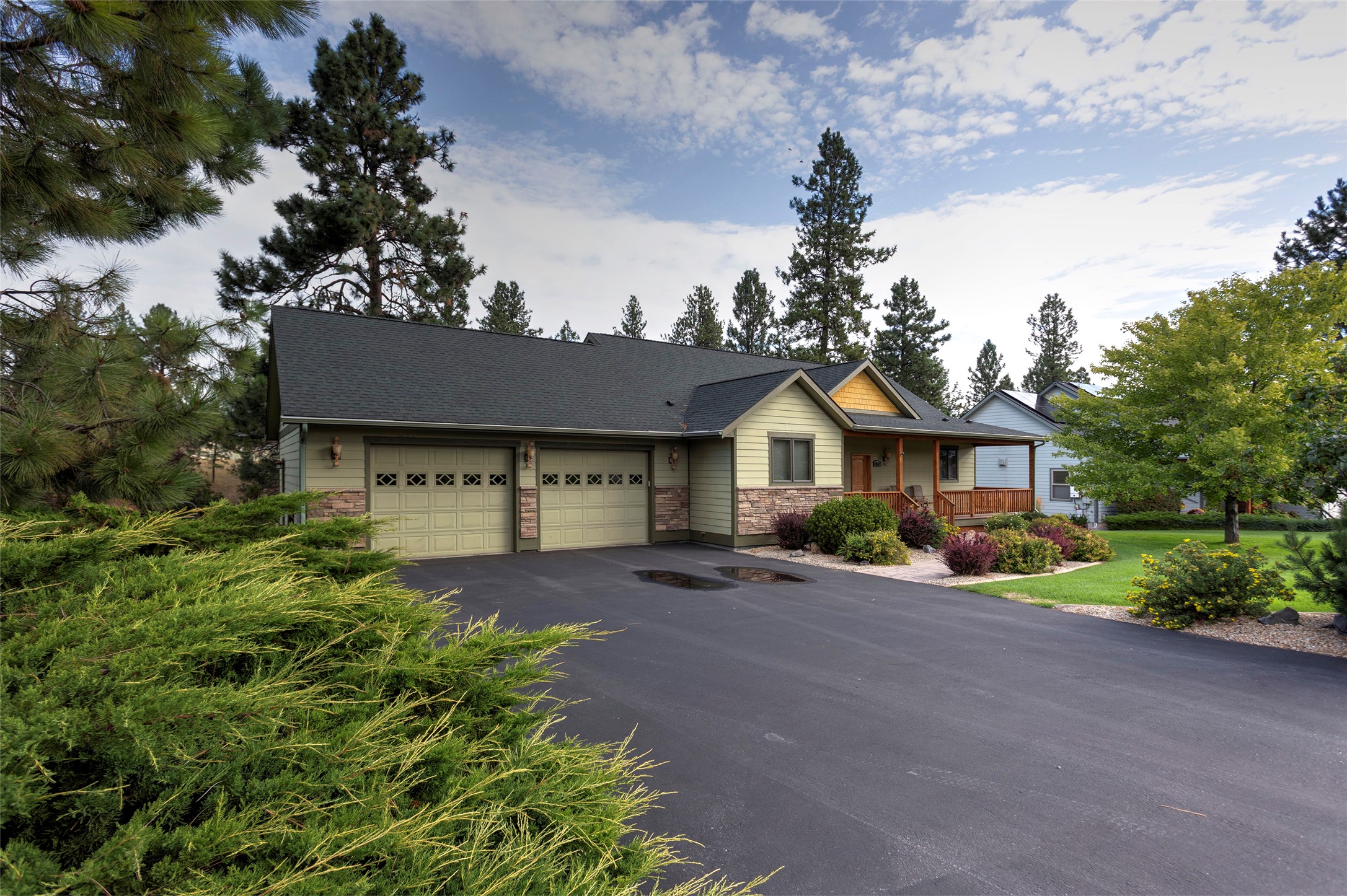 10529 Coulter Pine Street Property Photo 4
