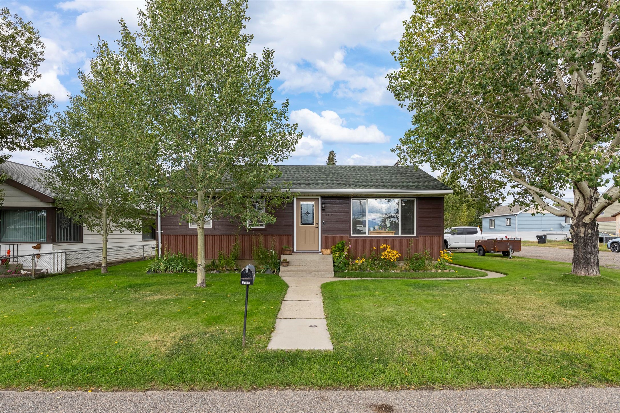 2419 Ottawa Street Property Photo 1