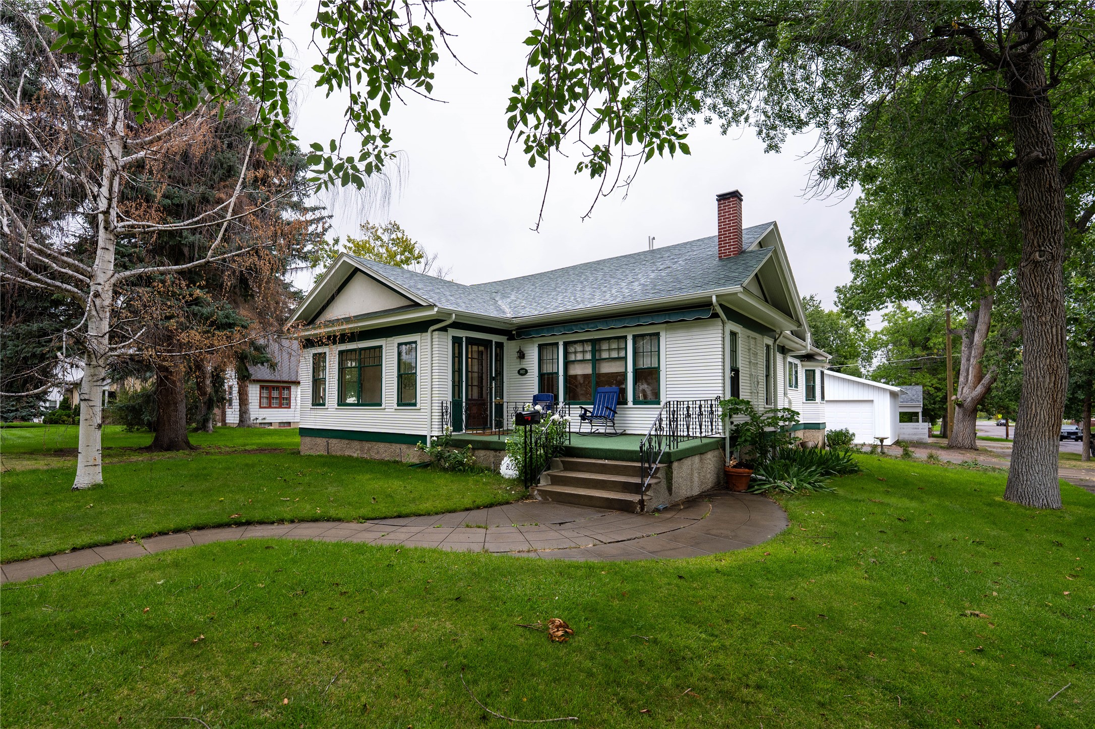 3027 3rd Avenue N Property Photo 1