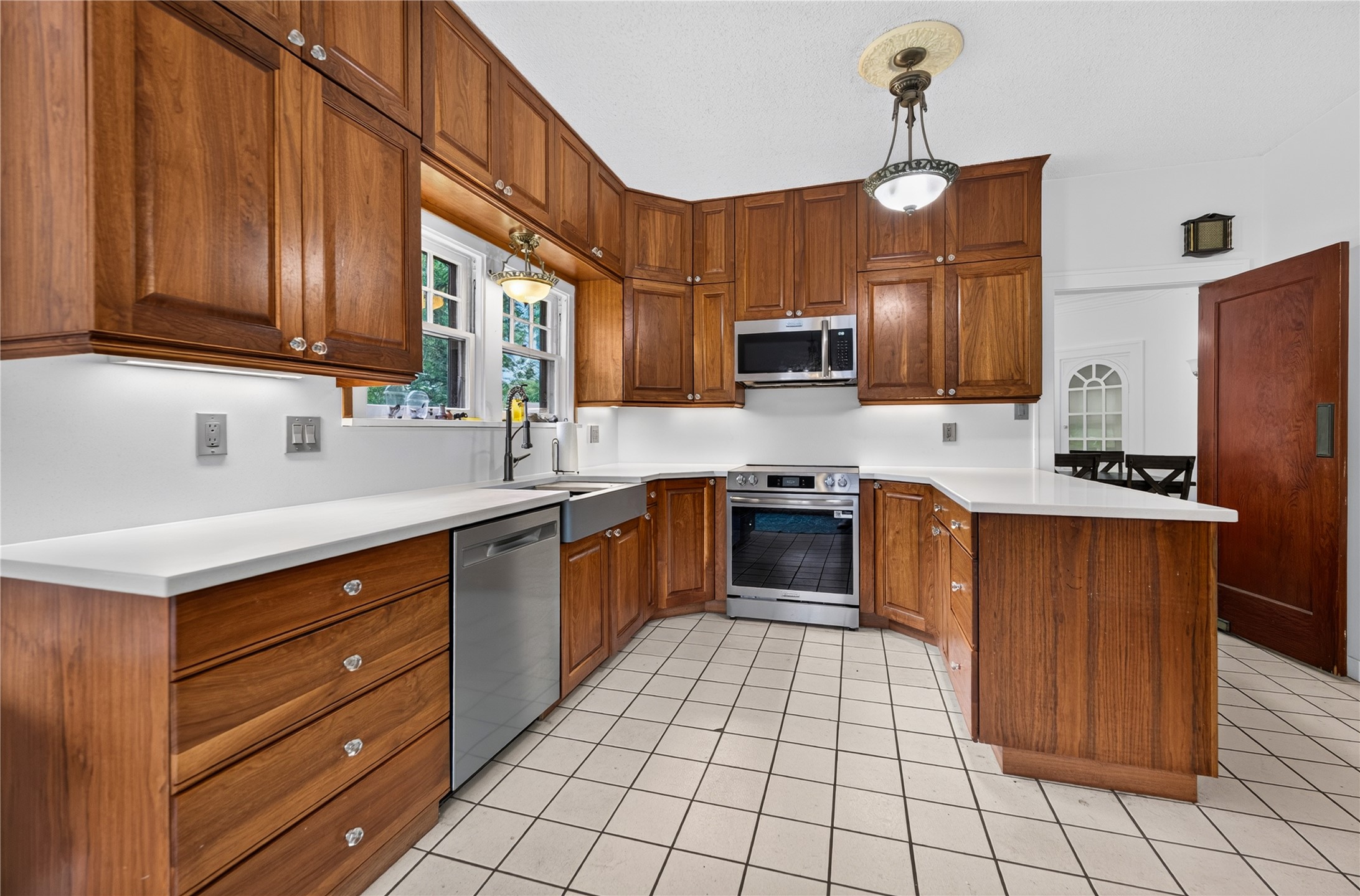 3027 3rd Avenue N Property Photo 6
