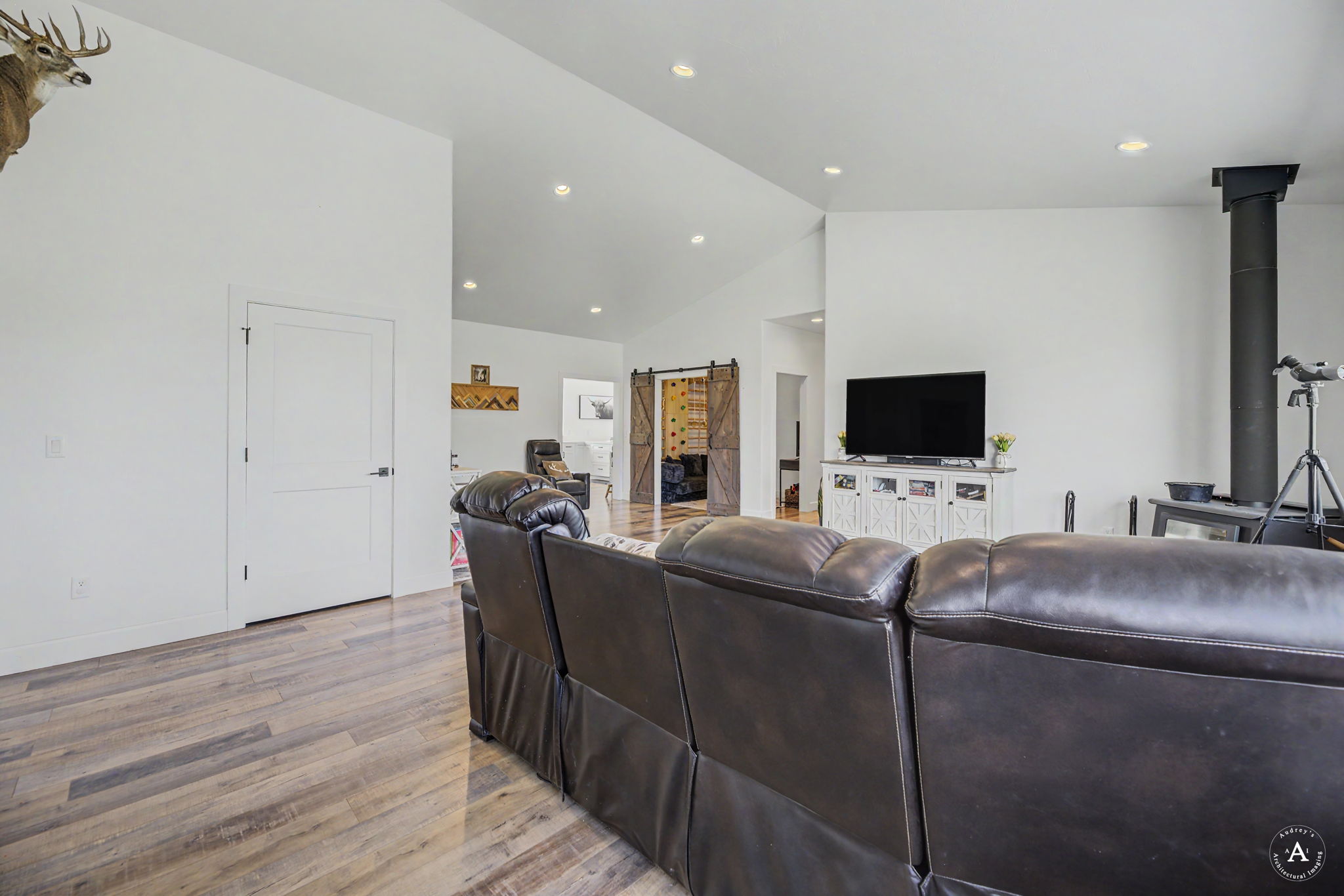 8 Wall Street Property Photo 10