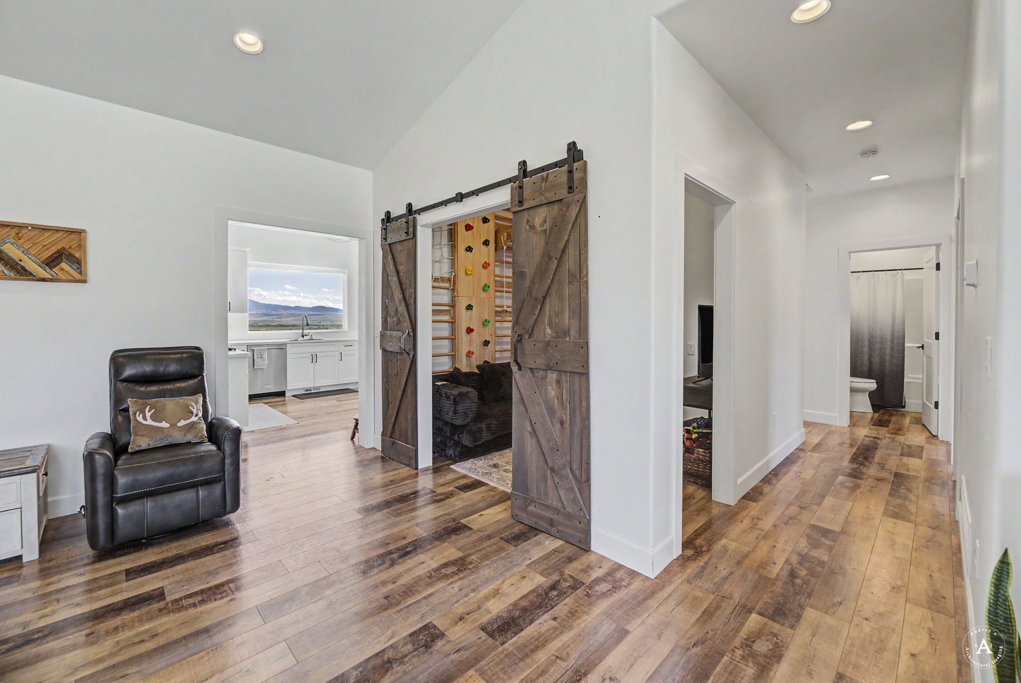 8 Wall Street Property Photo 21
