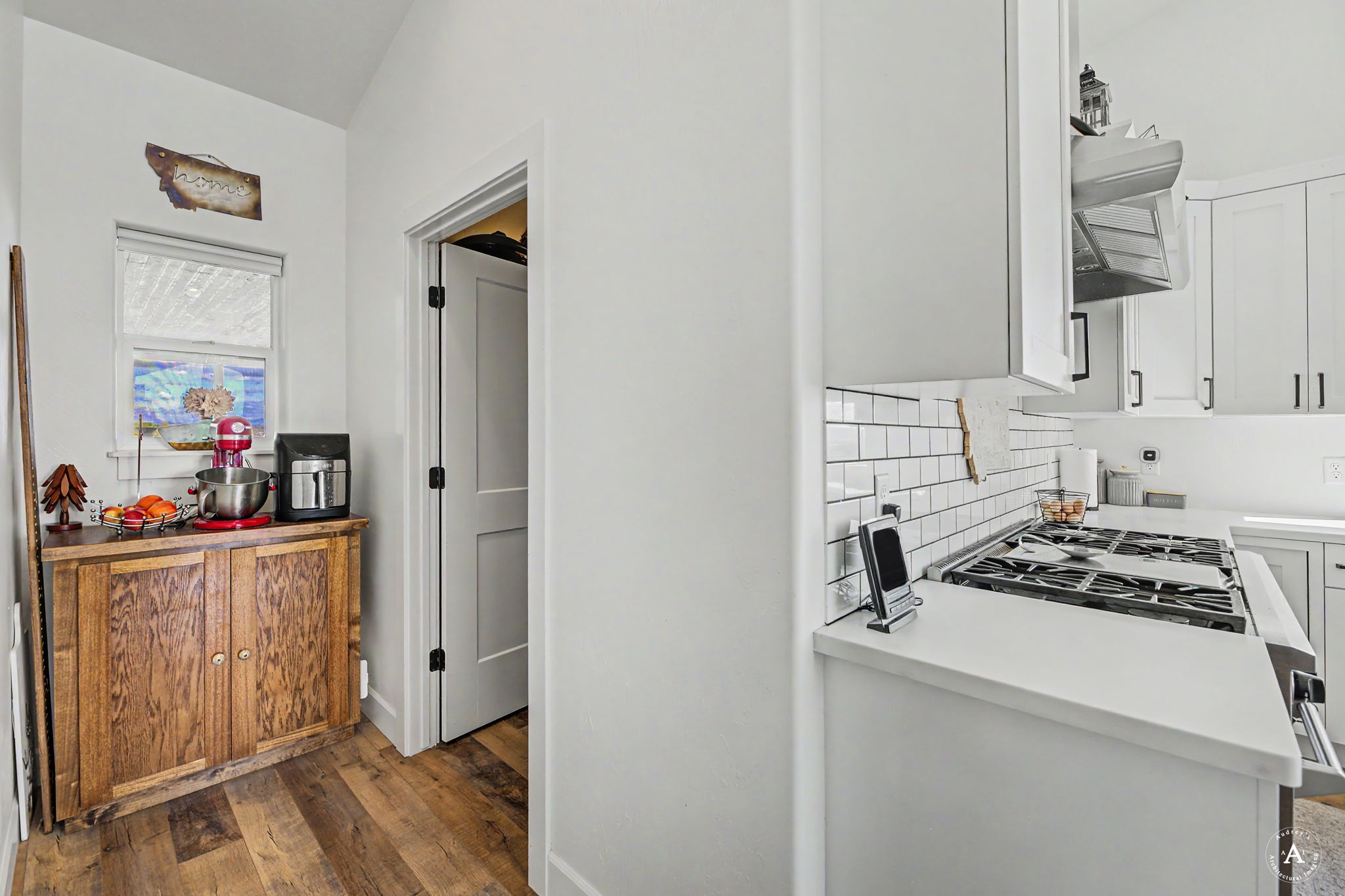 8 Wall Street Property Photo 24