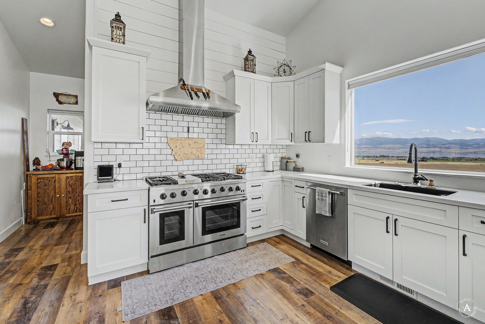 8 Wall Street Property Photo 27